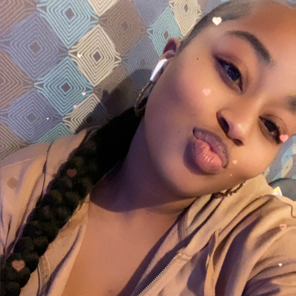 Meet your Posher, KiHustles